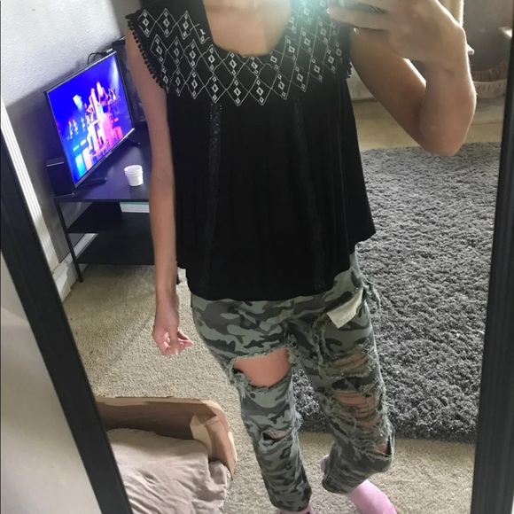 Top - Picture 2 of 4